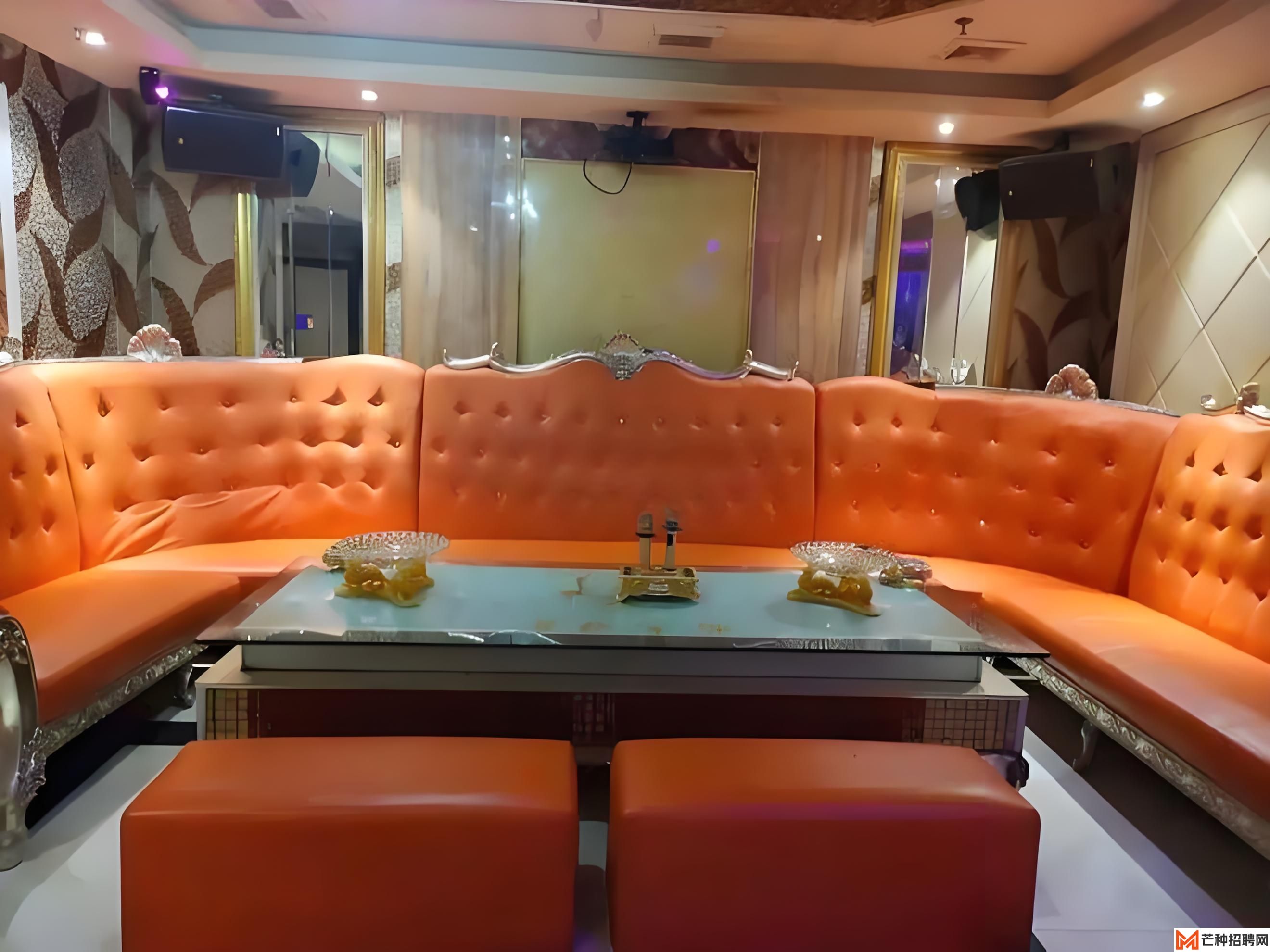 跟着本地人玩转郑州中原万达商圈：高性价比夜场与KTV指南